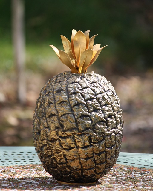 Free Pineapple Sculpture photo and picture