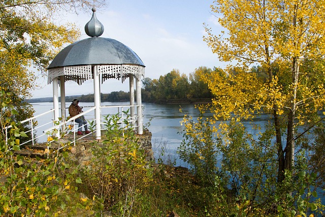 Free River Rotunda photo and picture