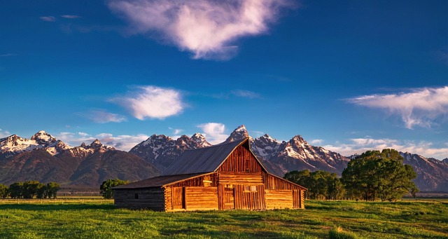 Free Barn Mountains photo and picture