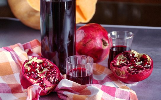 Free Pomegranate Pomegranate Liqueur photo and picture