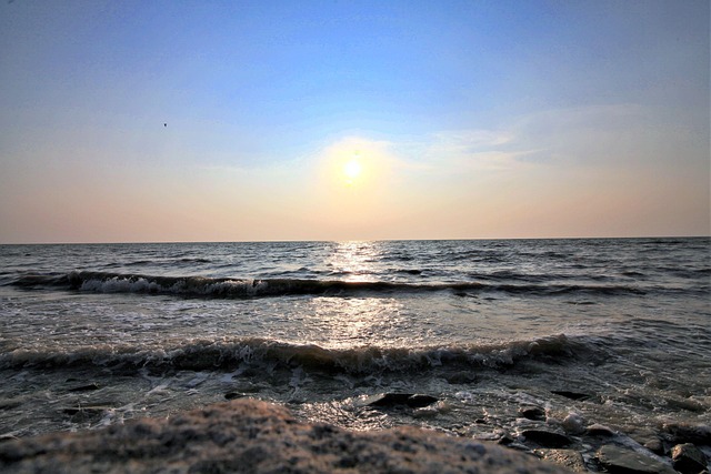 Free Sun Sea photo and picture