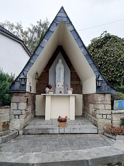 Katolikk, Saint Mary, Burg Reuland