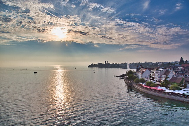 Free Lake Scenery photo and picture