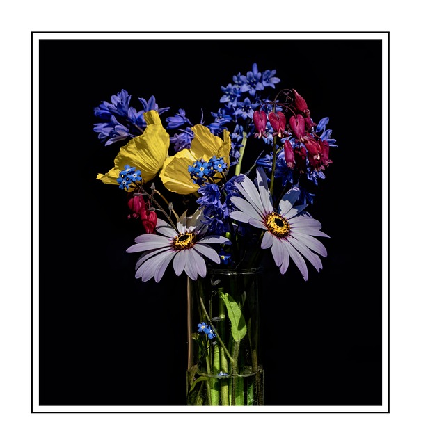 Free Flowers Vase photo and picture