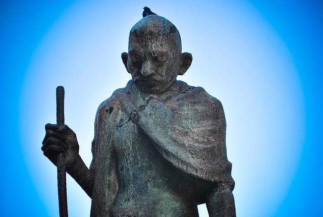 Free Mahatma Gandhi Statue photo and picture