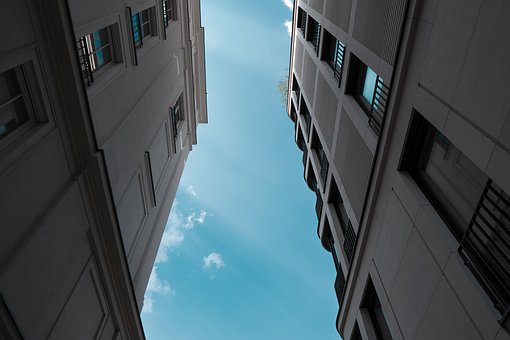 Hus, Kløft Mellem Huse, Arkitektur