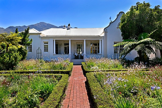 Free House Building photo and picture