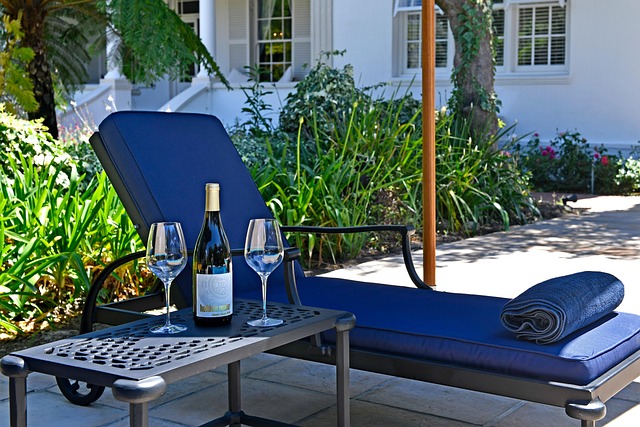 Free Pool Wine photo and picture