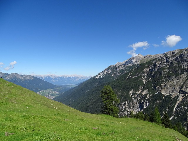 Free Valley Mountains photo and picture