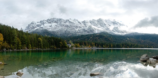 Free Mountains Lake photo and picture