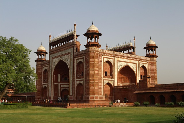 Free Taj Mahal Gateway photo and picture