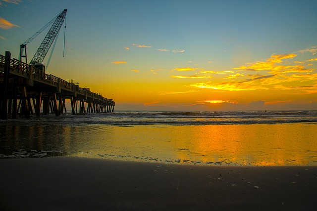 Free Pier Crane photo and picture