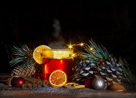 Glühwein, Trinken, Kiefernzapfen, Kugeln
