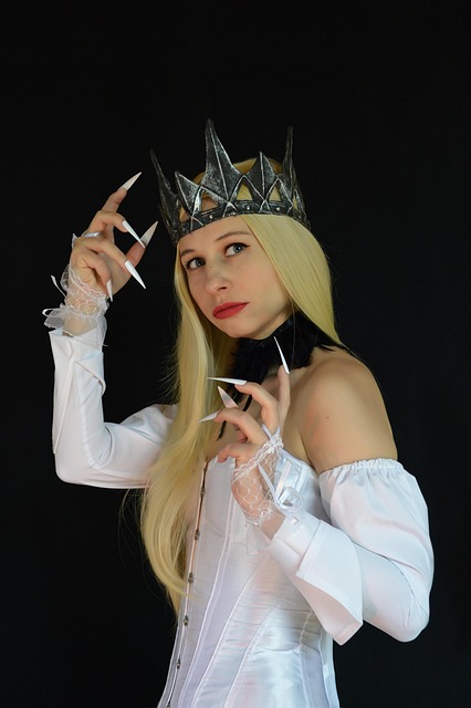 woman, queen, crown, gothic, claws, witch, magic, fantasy, gothic princess image, style gothic princess, queen image, gothic queen, beautiful gothic image, gothic white queens, white queen, girl in gothic style, gothic princess, witch queen