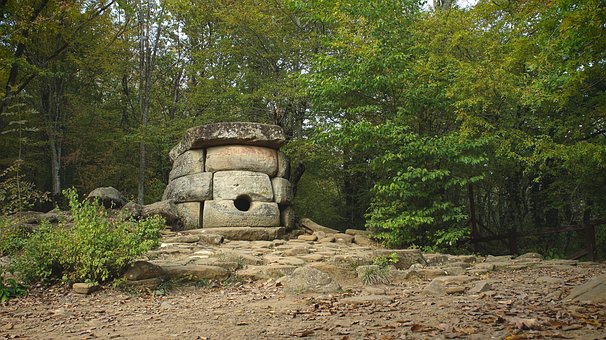 Free Dolmen Table-Stone photo and picture