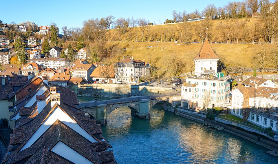 Systemic Failures in the Swiss Kita Network