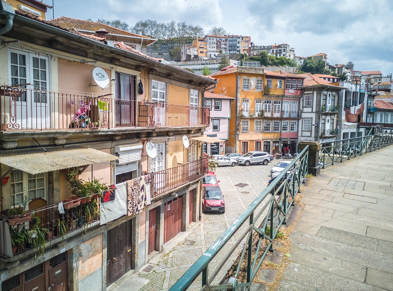 Colourful Houses - free online jigsaw puzzle photo