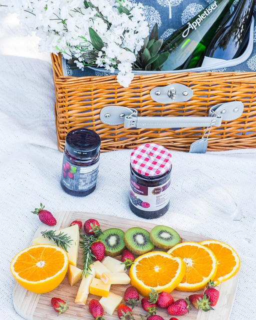 picnic, fruit, basket, flowers, beautiful flowers, bottle, table setup, flower background, dinner, plates, decor, wine glass, flower wallpaper, outdoor, picnic basket, cutlery, meal, nature, lunch, food