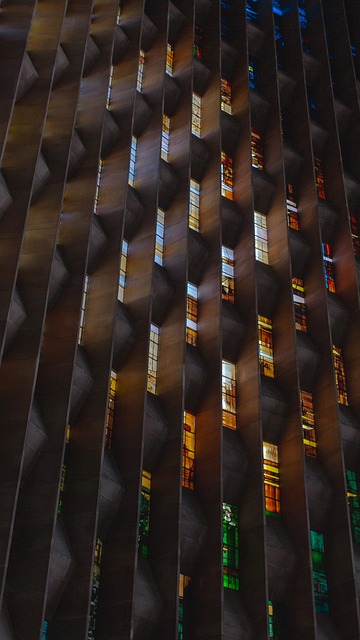 Coventry, Glasfenster, Vergebung