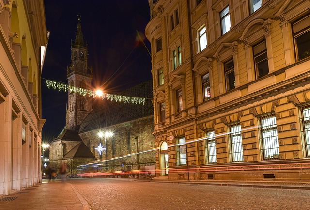 Free Christmas Time Christmas Market photo and picture