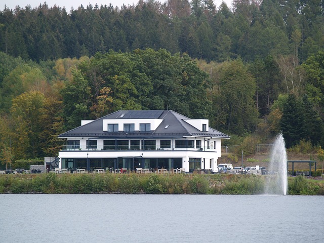 Free Lake Seecafe photo and picture