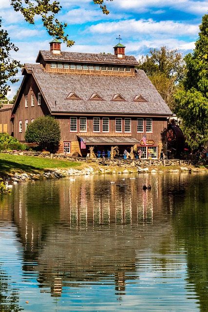 Free Lake House photo and picture