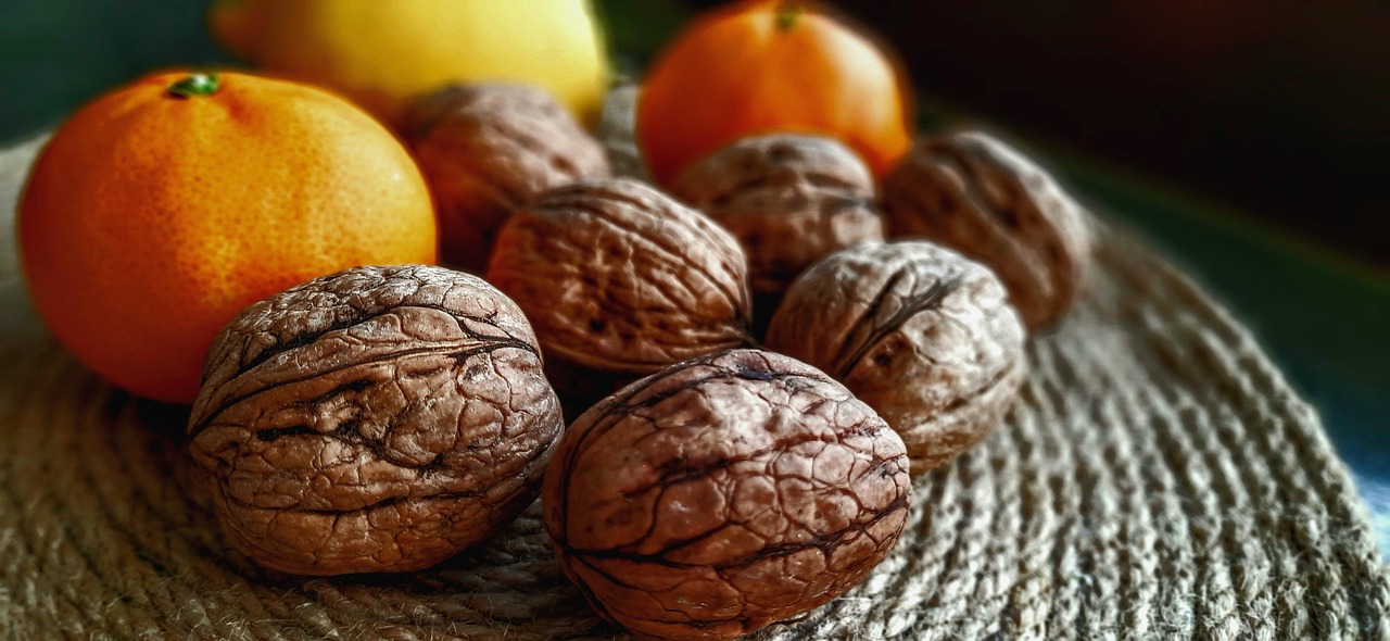 Walnut - free online jigsaw puzzle photo