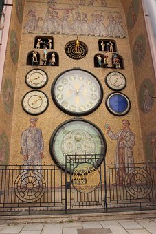 Free Olomouc Astronomical Clock photo and picture