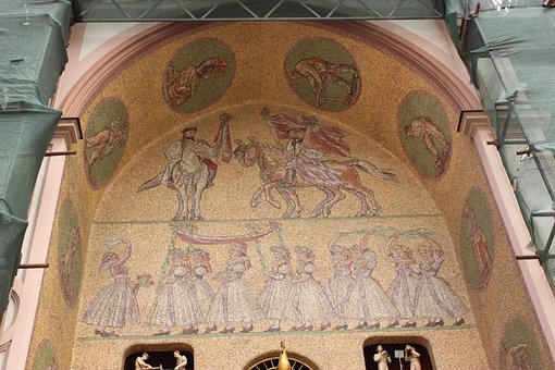 Free Olomouc Astronomical Clock photo and picture
