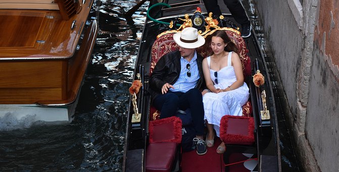 Free Couple Gondola photo and picture