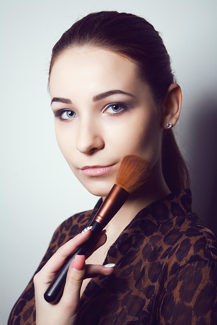 Junge Frau, Make Up, Kosmetika