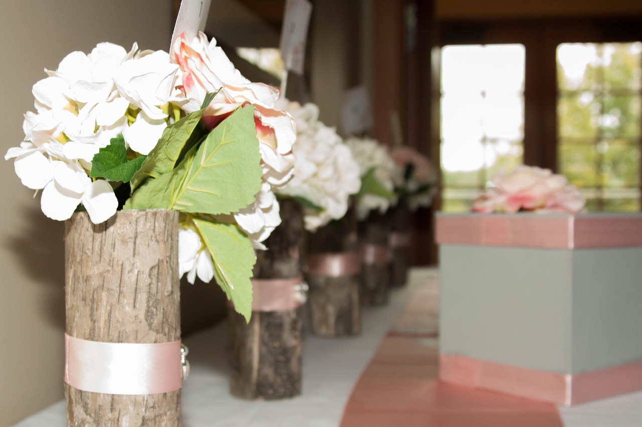 3 Bannières Papillon « JUST MARRIED » Pour Mariage – Guirlandes Décoratives 5 M – Décoration Murale Romantique Blanche Et Rouge
