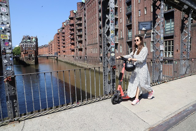 Scooter réaliste 3D en couleurs vertes Concept de transport urbain