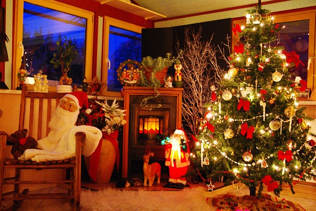 Free Christmas Christmas Tree photo and picture