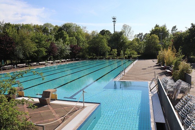 Free Public Pool Freibad Arnum photo and picture