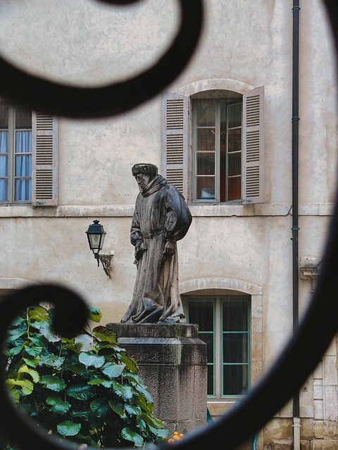 Free City Statue photo and picture