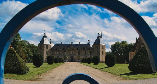 Free Castle Palace photo and picture