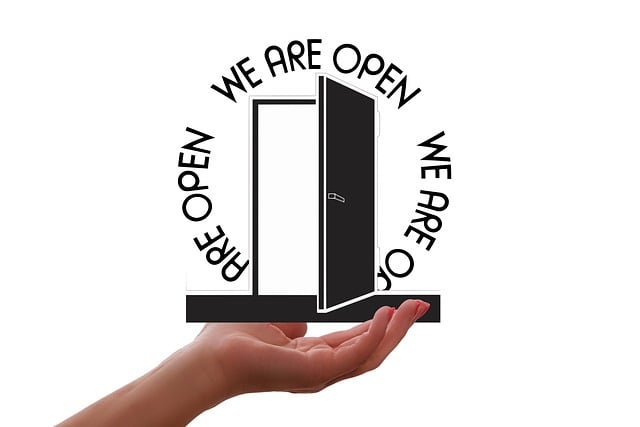 Free door open presentation illustration