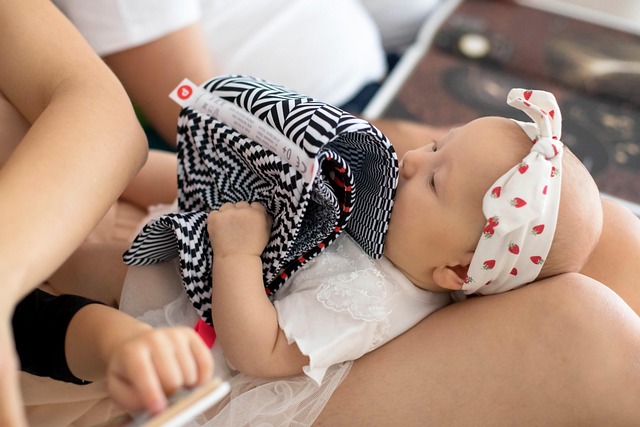 Bebé, Maternidad, Familia, Hija, Leyendo