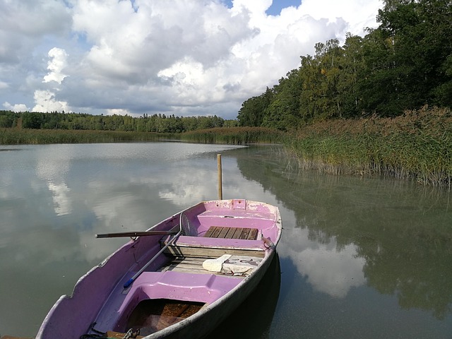Free Boat Sleet photo and picture