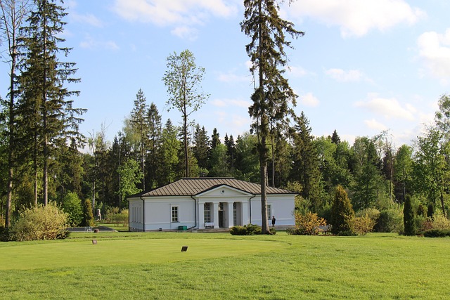 Free Country House Nature photo and picture