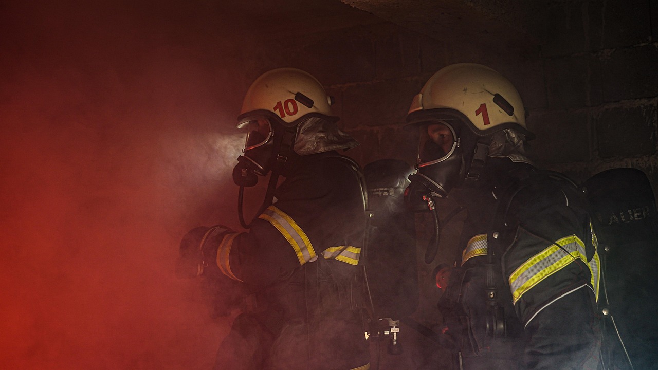 Fire Helper Firefighter Help Fire - Free photo on Pixabay - Pixabay