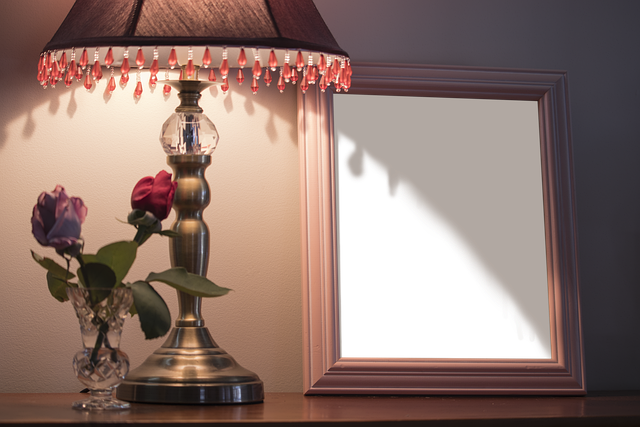 Free frame lamp display illustration