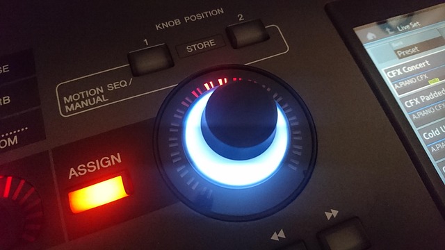 Free Synthesizer Techno photo and picture