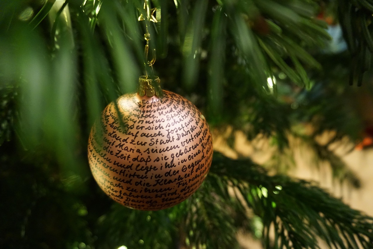 Bauble - free online jigsaw puzzle photo