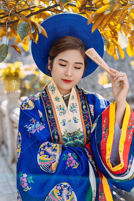 Free Traditional Dress Model photo and picture