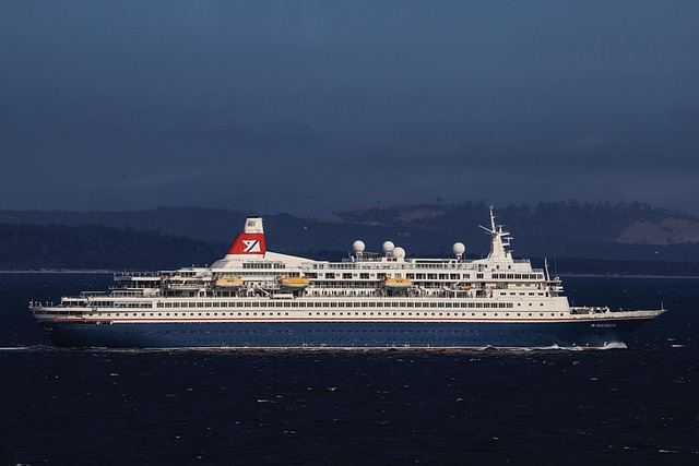 Free Cruise Ship photo and picture