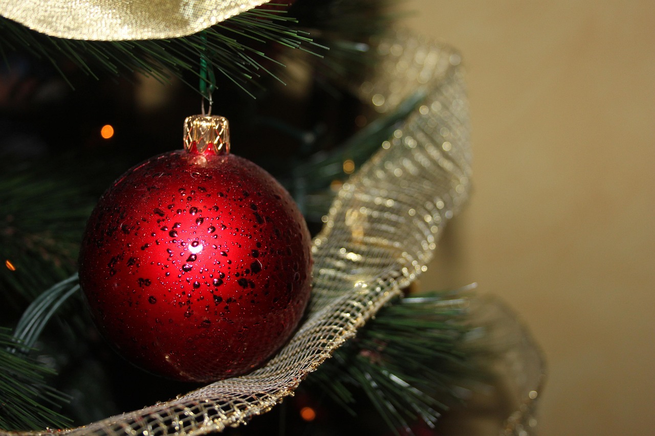 Bauble - free online jigsaw puzzle photo