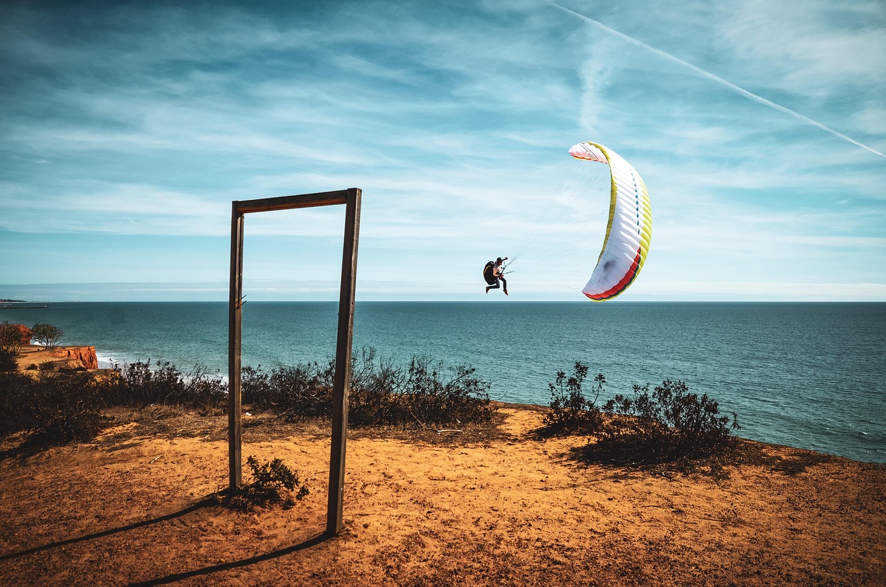 Paragliding - free online jigsaw puzzle photo