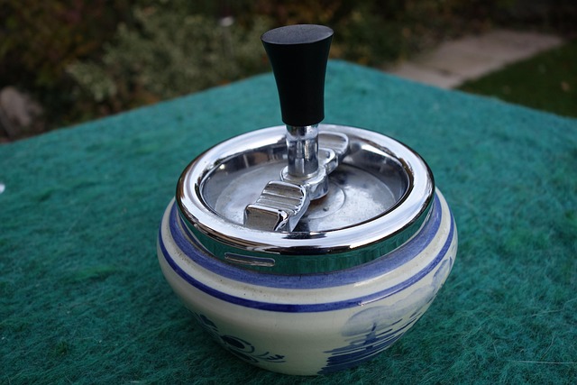 Cendrier Bistrot Vintage 'Coin Fumeur' - En Céramique, Design Rétro Pour Terrasse Ou Table